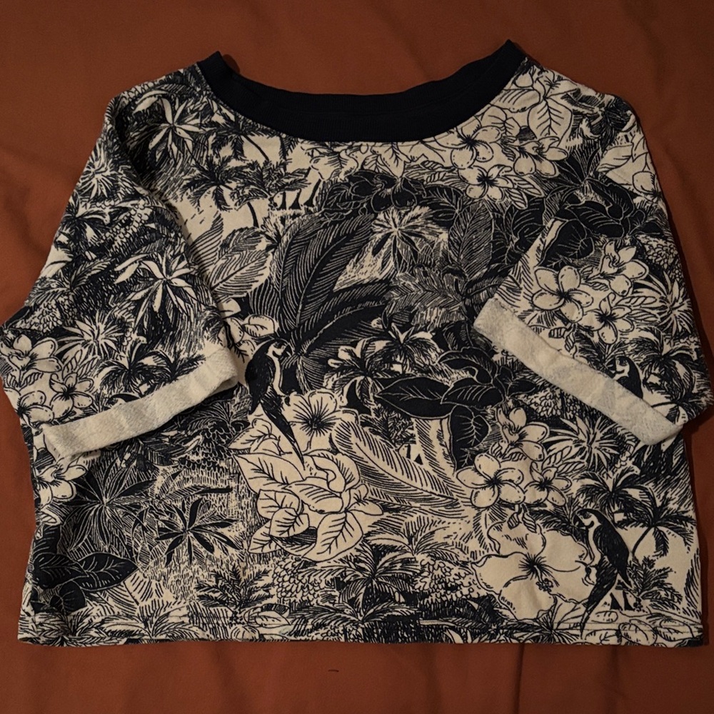 Old Navy Cali-Fleece Floral Navy and White Top